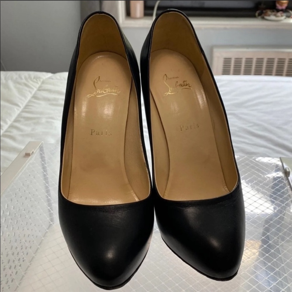 Christian Louboutin black round toe pumps *SALE* - Picture 4 of 10
